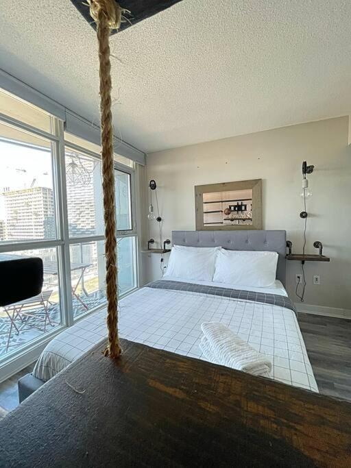 Exquisite Condos By Cn Tower- Dwtown , To Торонто Экстерьер фото