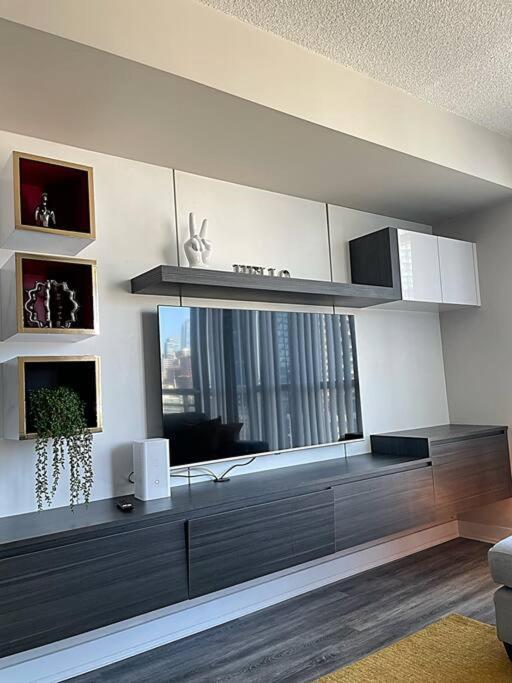 Exquisite Condos By Cn Tower- Dwtown , To Торонто Экстерьер фото