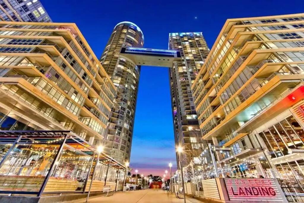 Exquisite Condos By Cn Tower- Dwtown , To Торонто Экстерьер фото